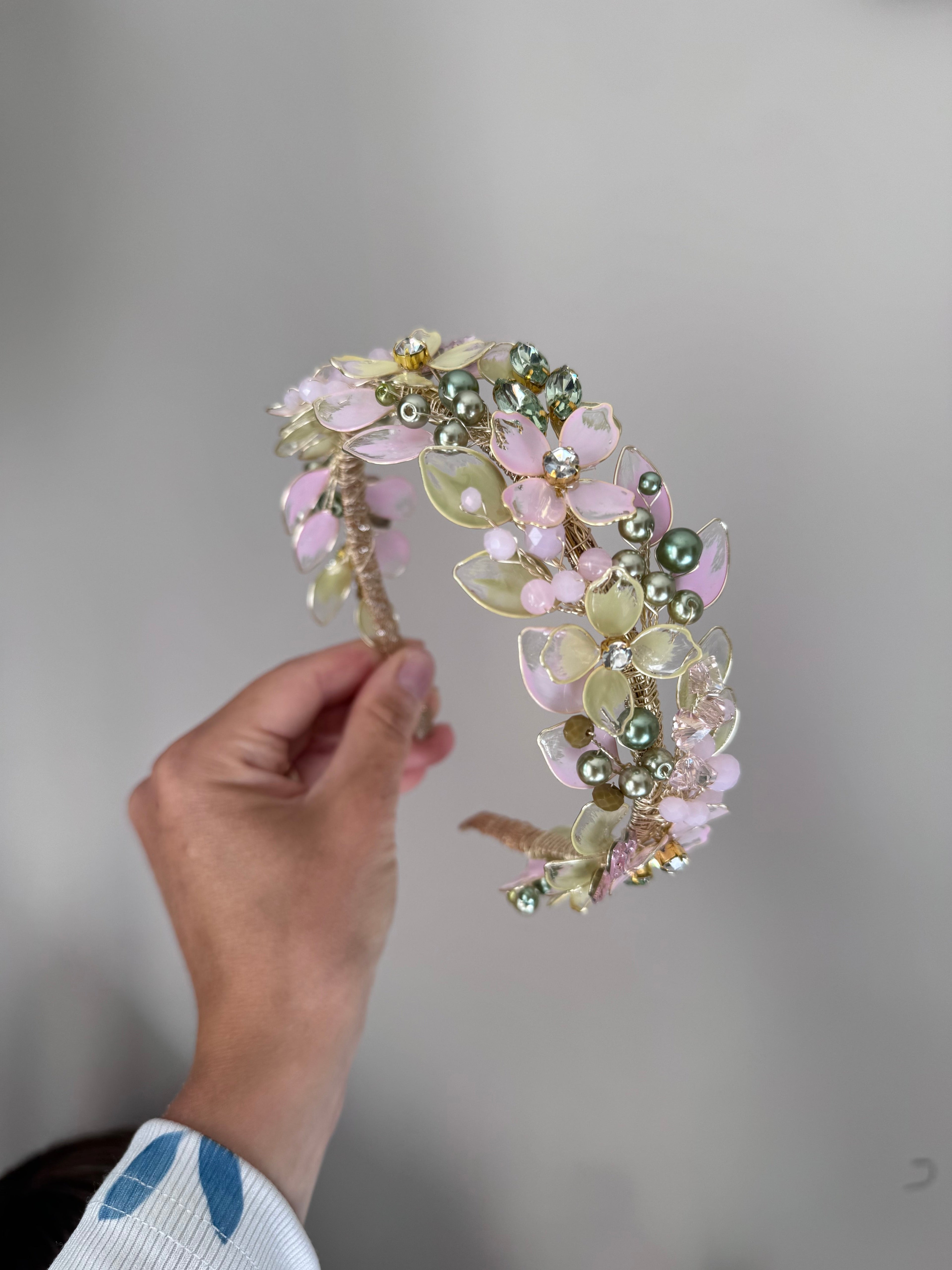 Sage, Pink and Yellow wedding guest Heapdiece Sage, Pink and Yellow wedding guest Heapdiece Precius pearls