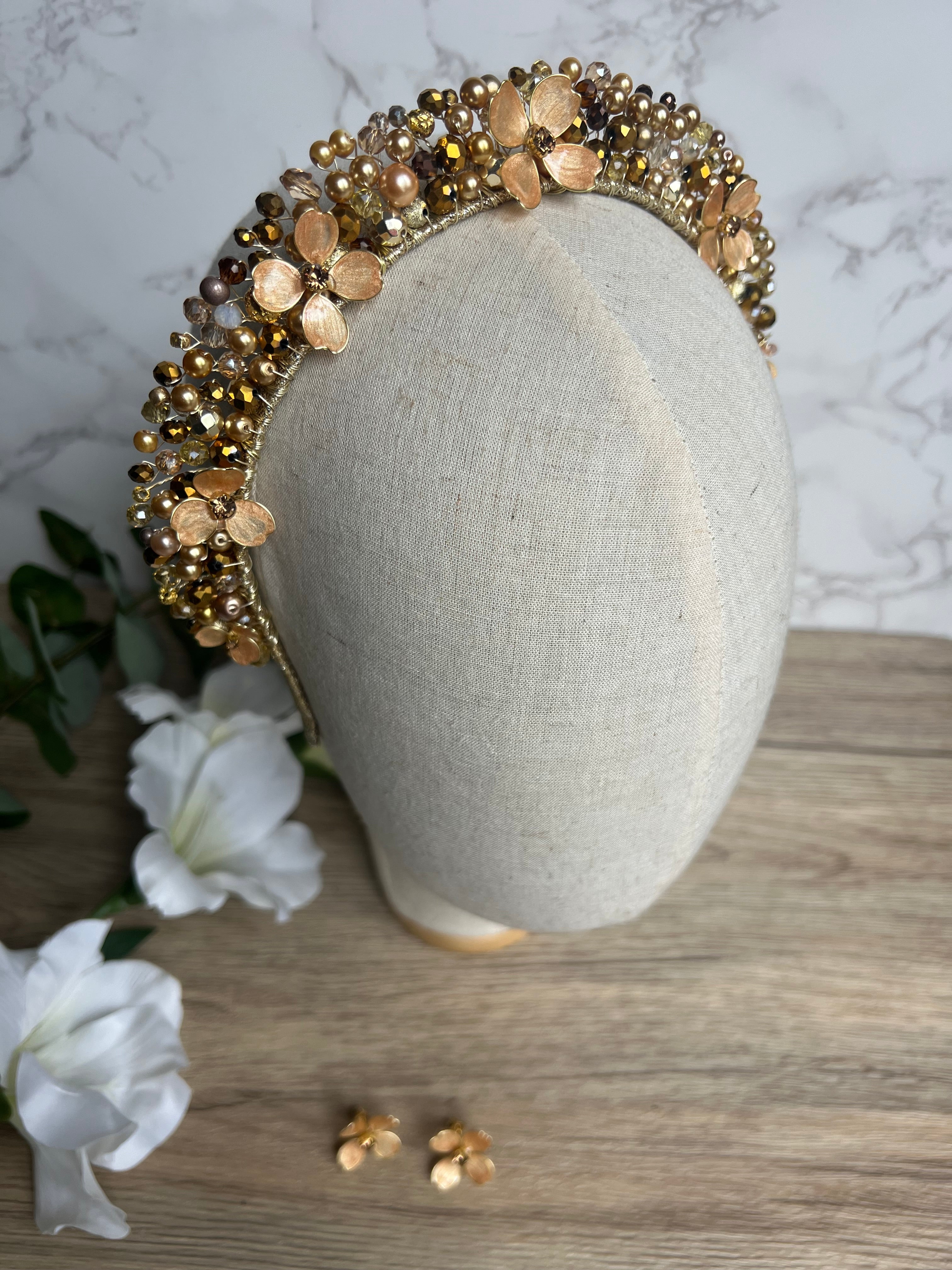 Golden Flora crown Golden Flora crown Precius pearls