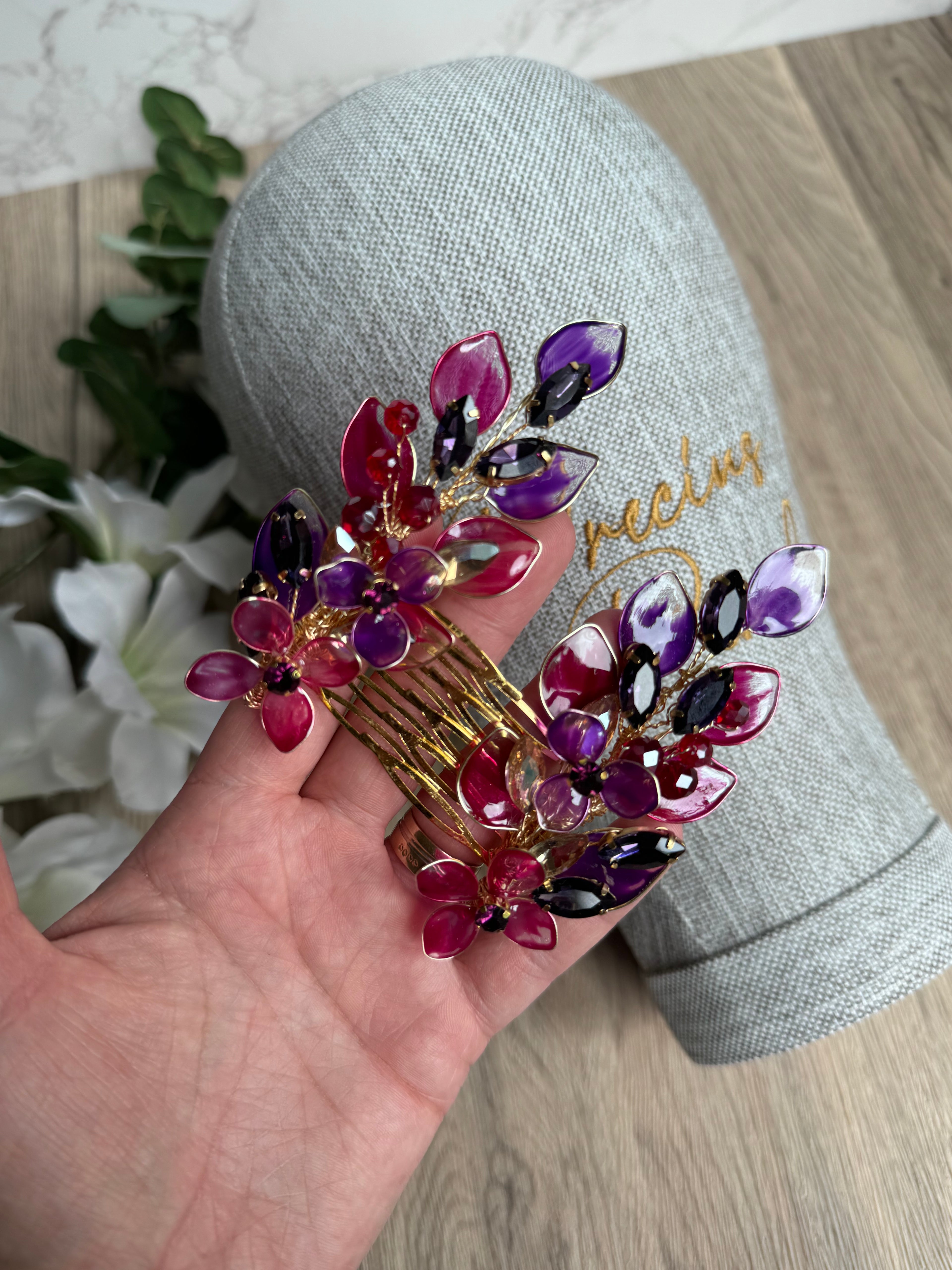 Eve Double leaf combs in Burgundy and Purple Eve Double leaf combs in Burgundy and Purple Precius pearls