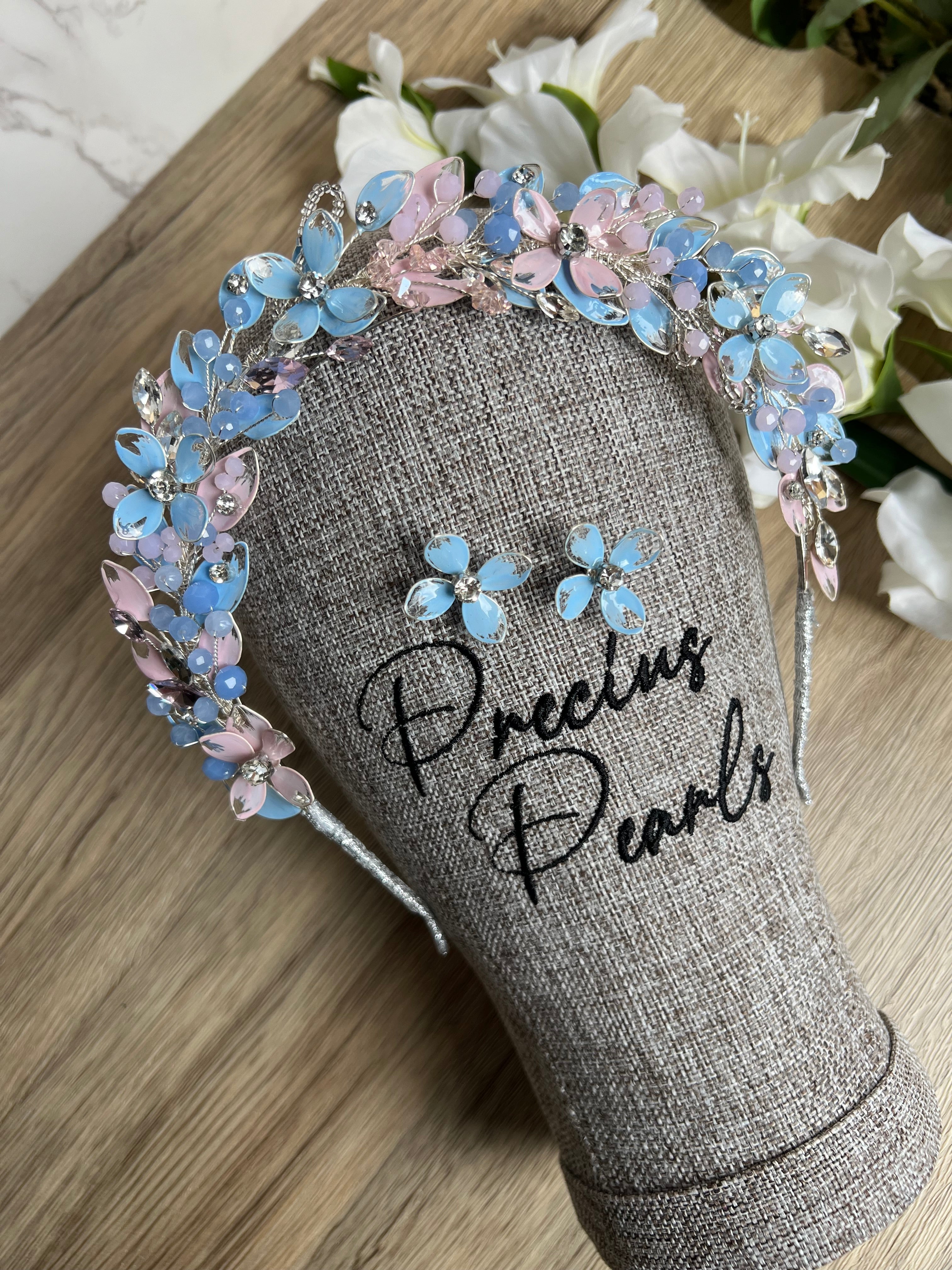 Light Blue flower and leaf detail wedding guest crown Light Blue flower and leaf detail wedding guest crown Precius pearls