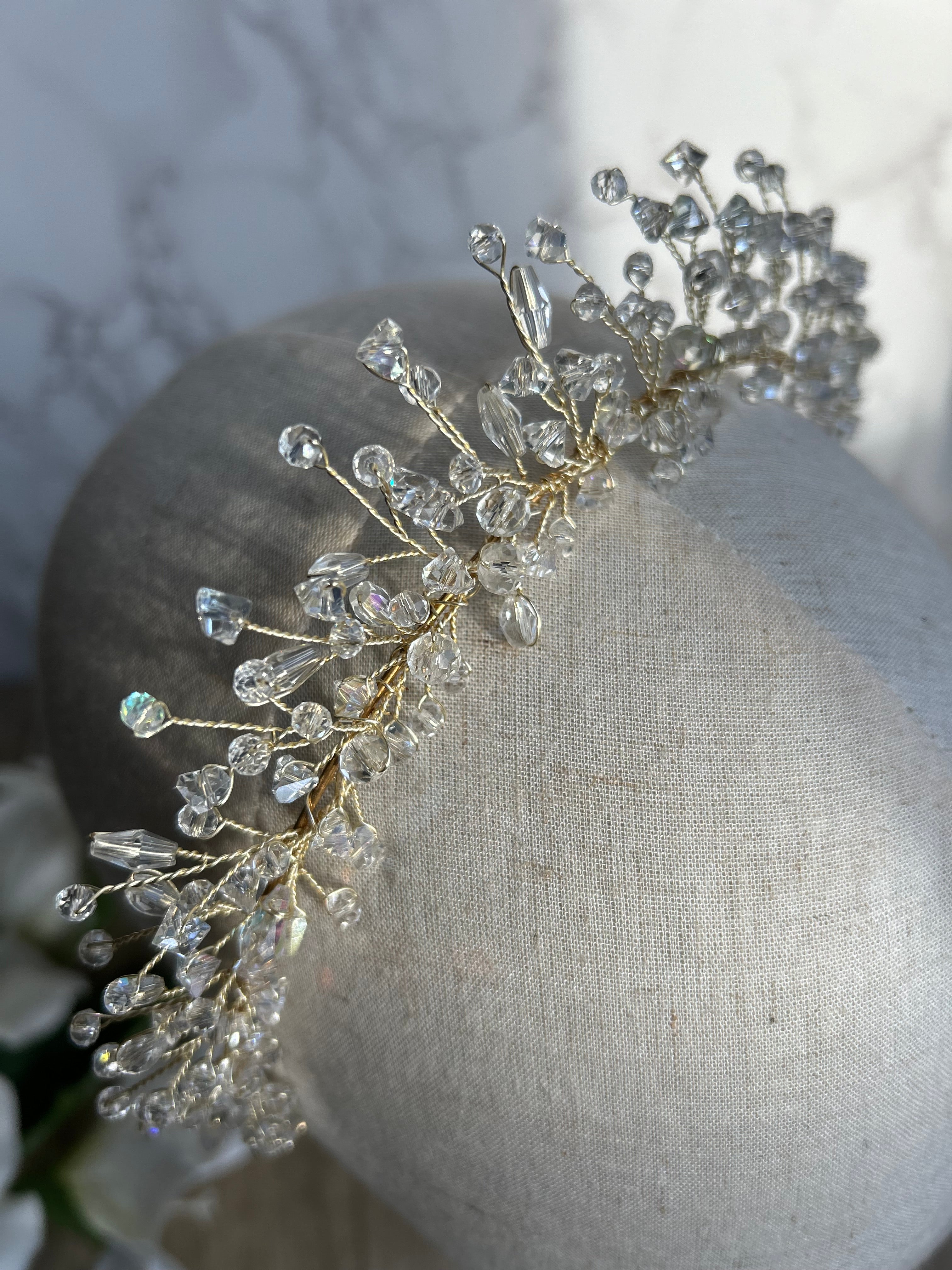 Delicate crystals and pearl tiara Delicate crystals and pearl tiara Precius pearls