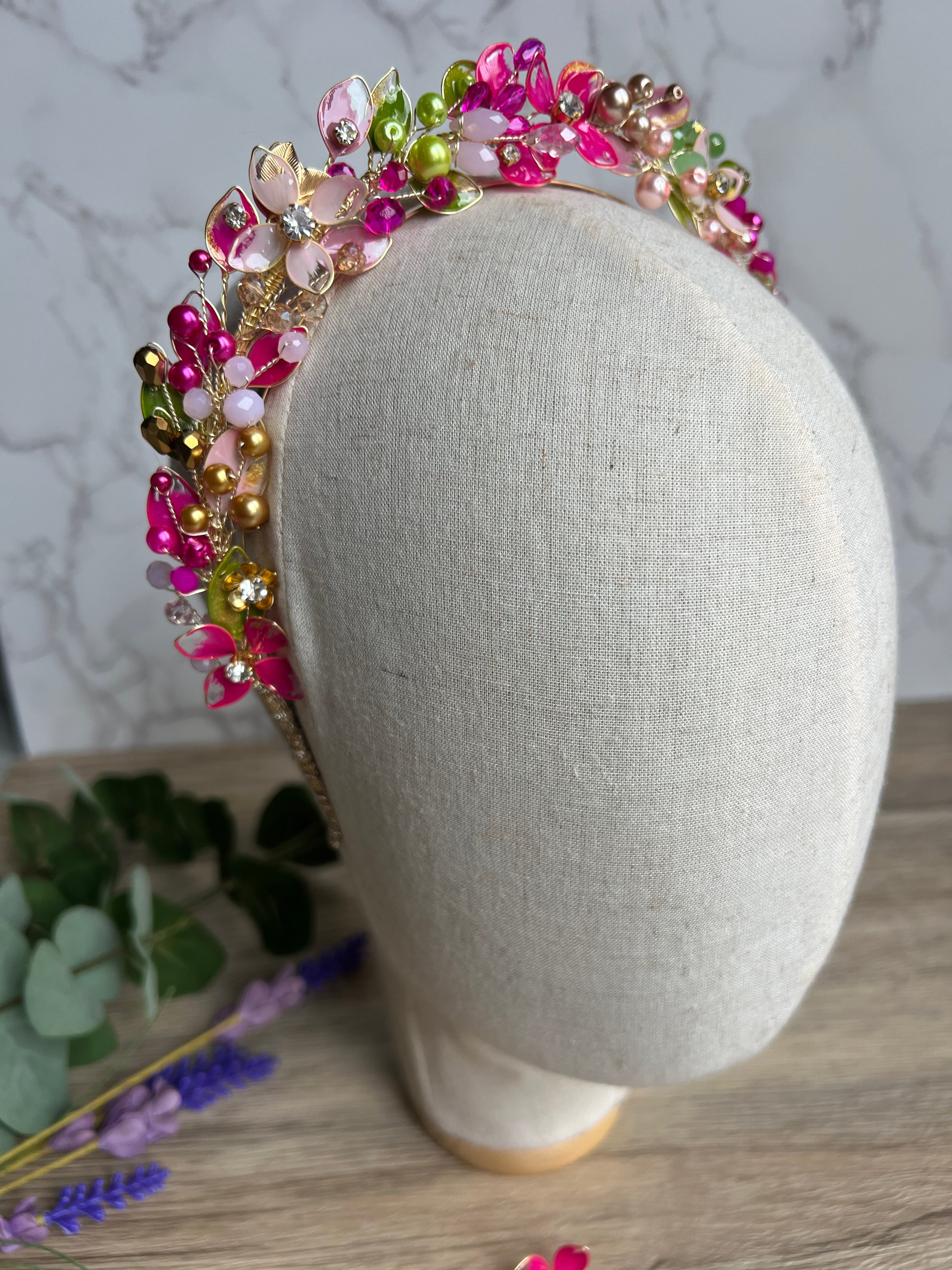Mixed Pink and Green wedding guest crown Mixed Pink and Green wedding guest crown Precius pearls