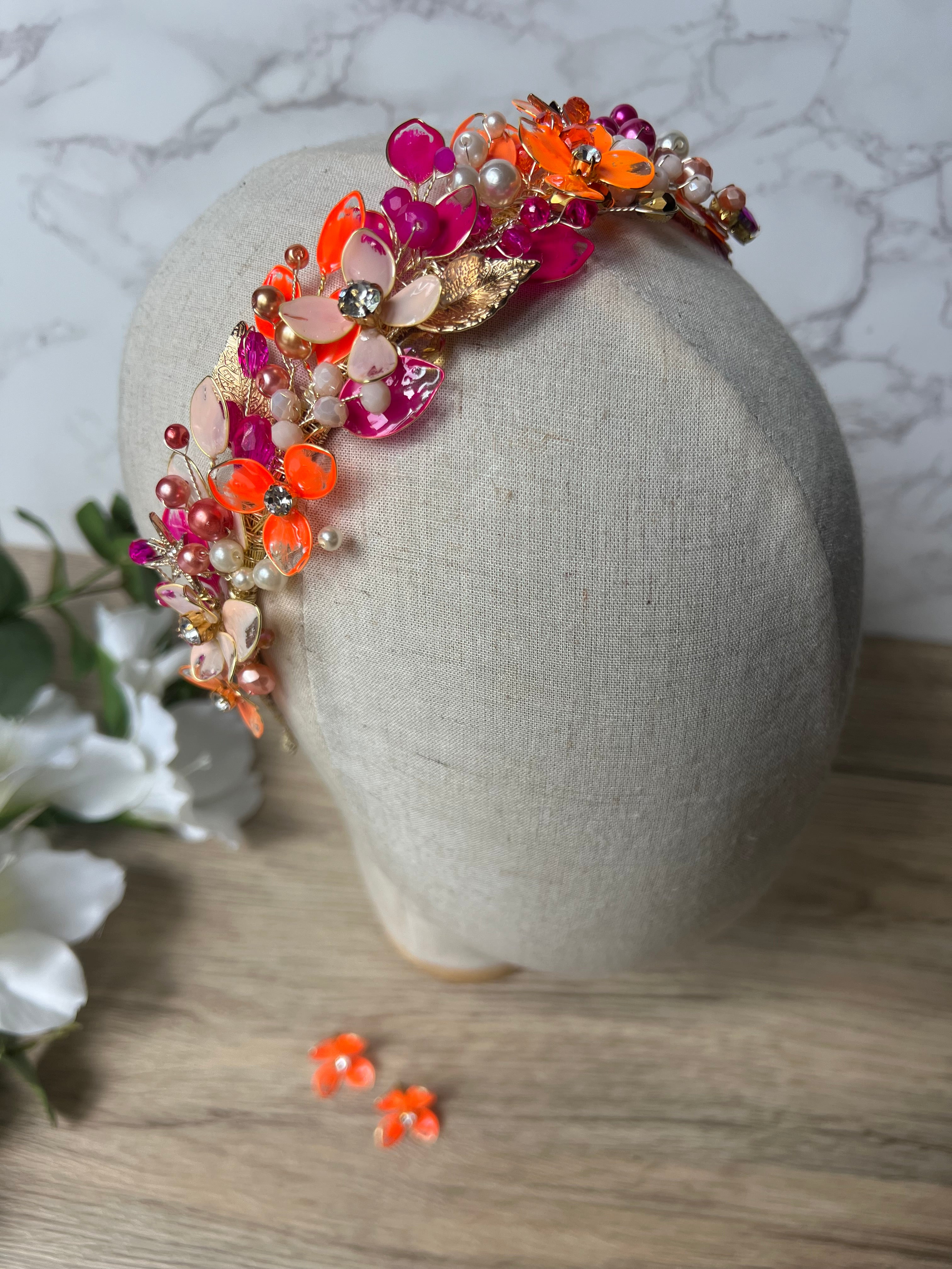 Stunning Orange and Fucshia low wedding guest headpiece Stunning Orange and Fucshia low wedding guest headpiece Precius pearls