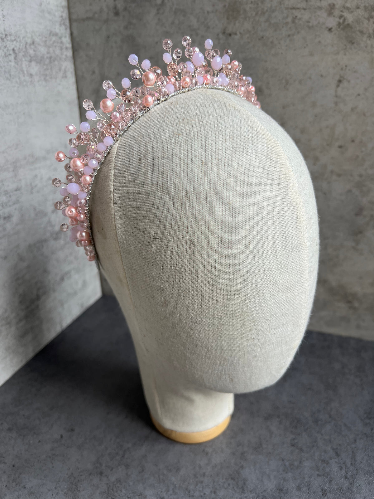 Medium height tiara Medium height tiara Precius pearls