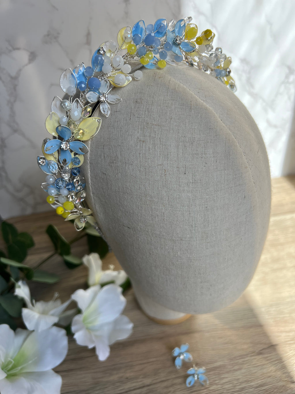 Light Blue flower and leaf detail wedding guest crown Light Blue flower and leaf detail wedding guest crown Precius pearls