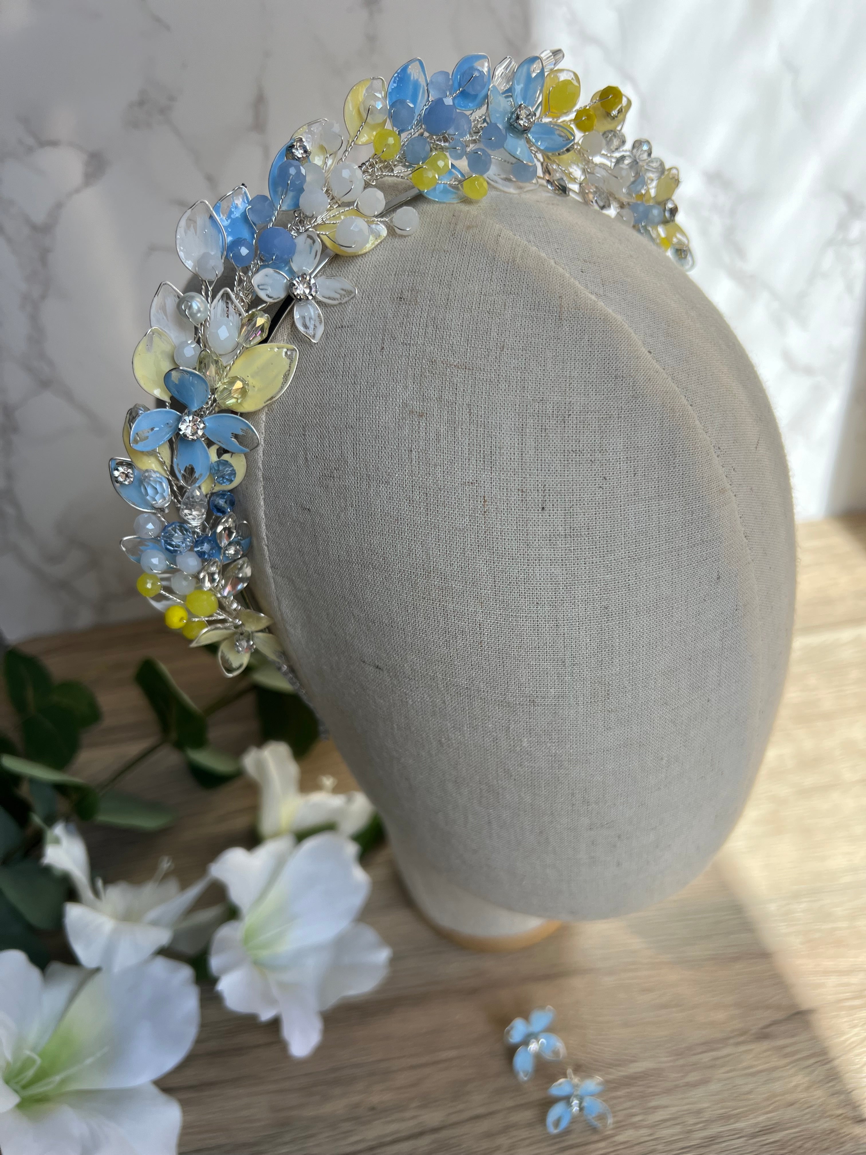 Light Blue flower and leaf detail wedding guest crown Light Blue flower and leaf detail wedding guest crown Precius pearls
