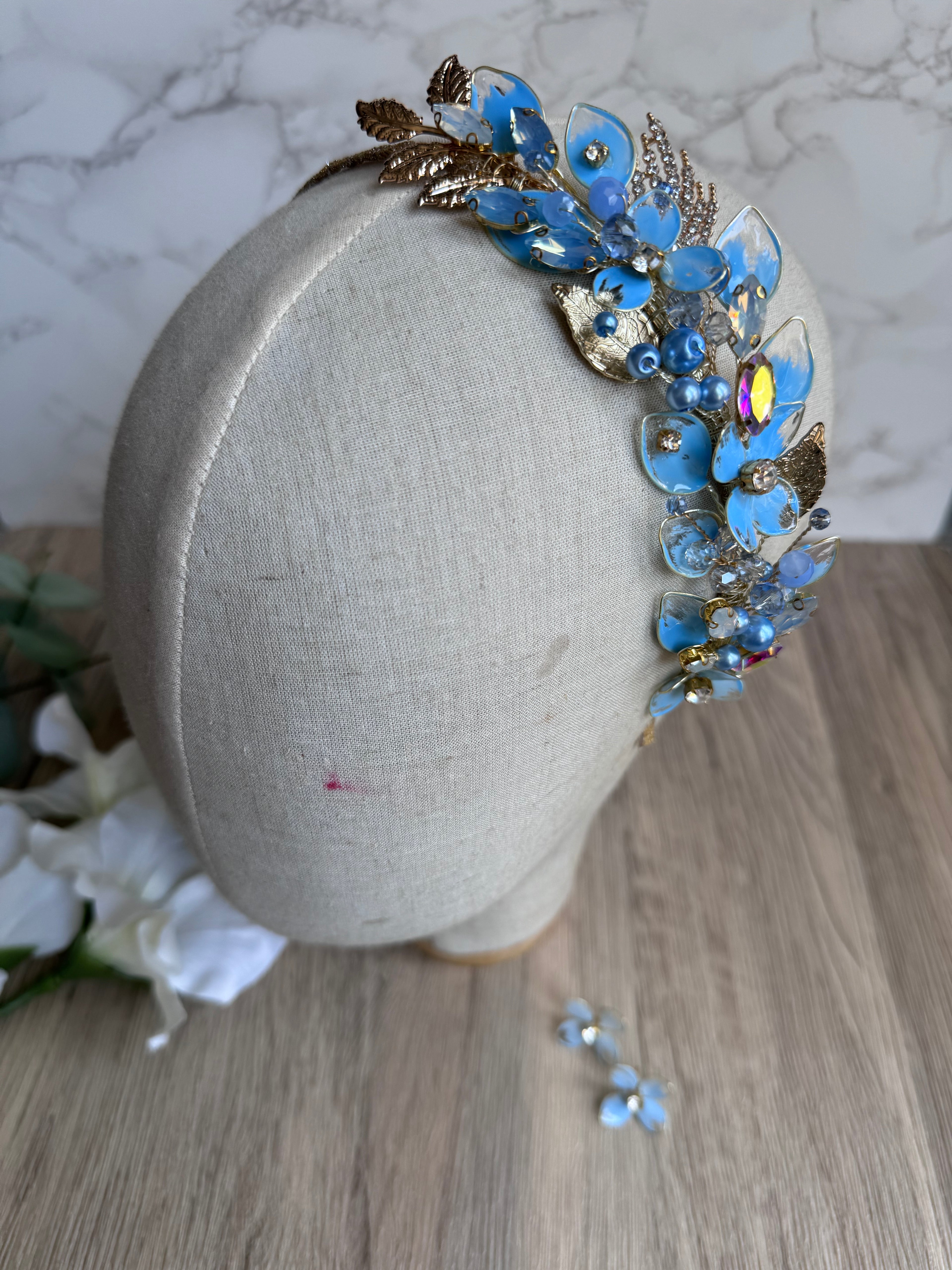 Light blue And Gold side headband Light blue And Gold side headband Precius pearls