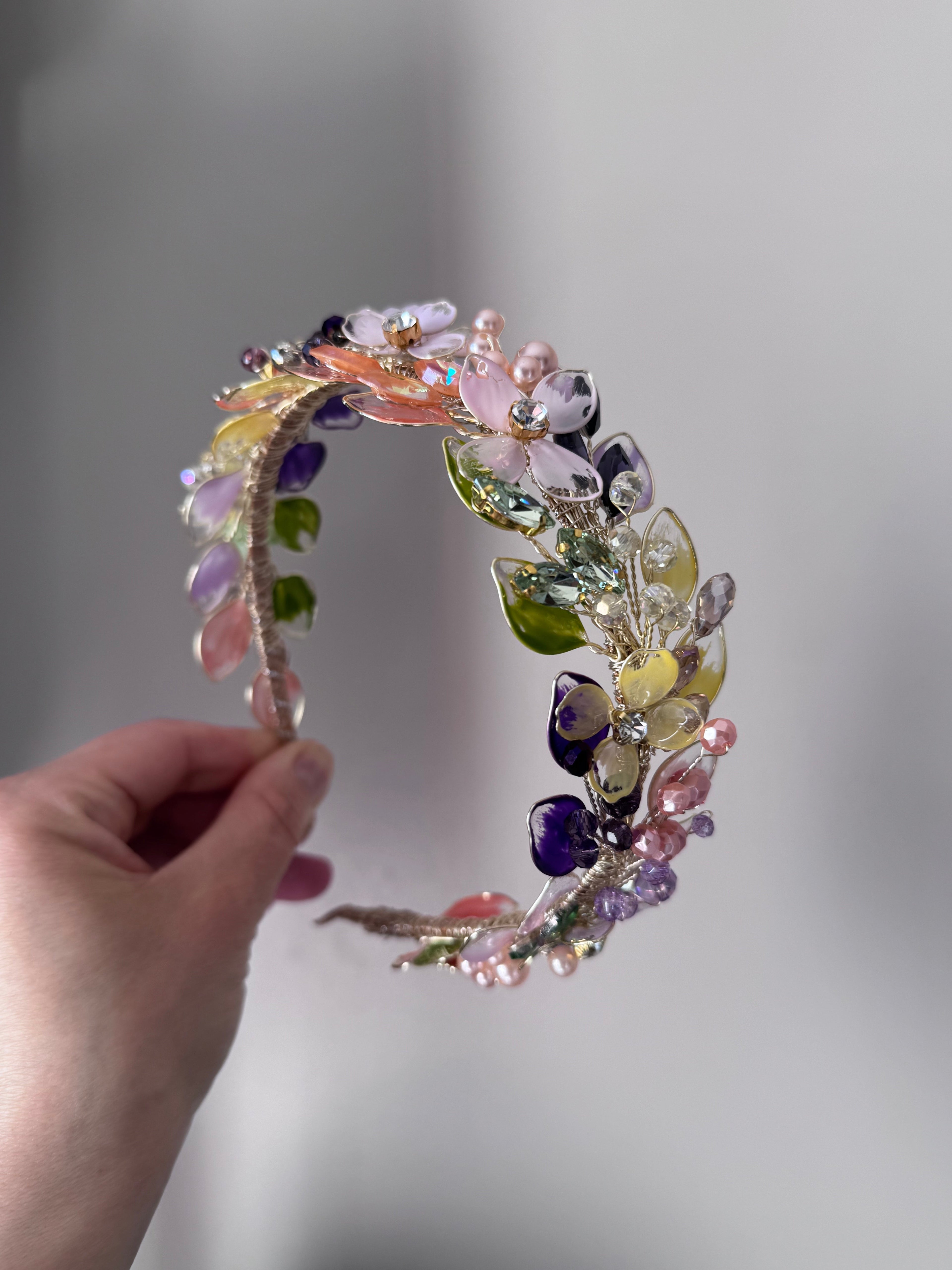 Summer wedding guest headpiece Summer wedding guest headpiece Precius pearls