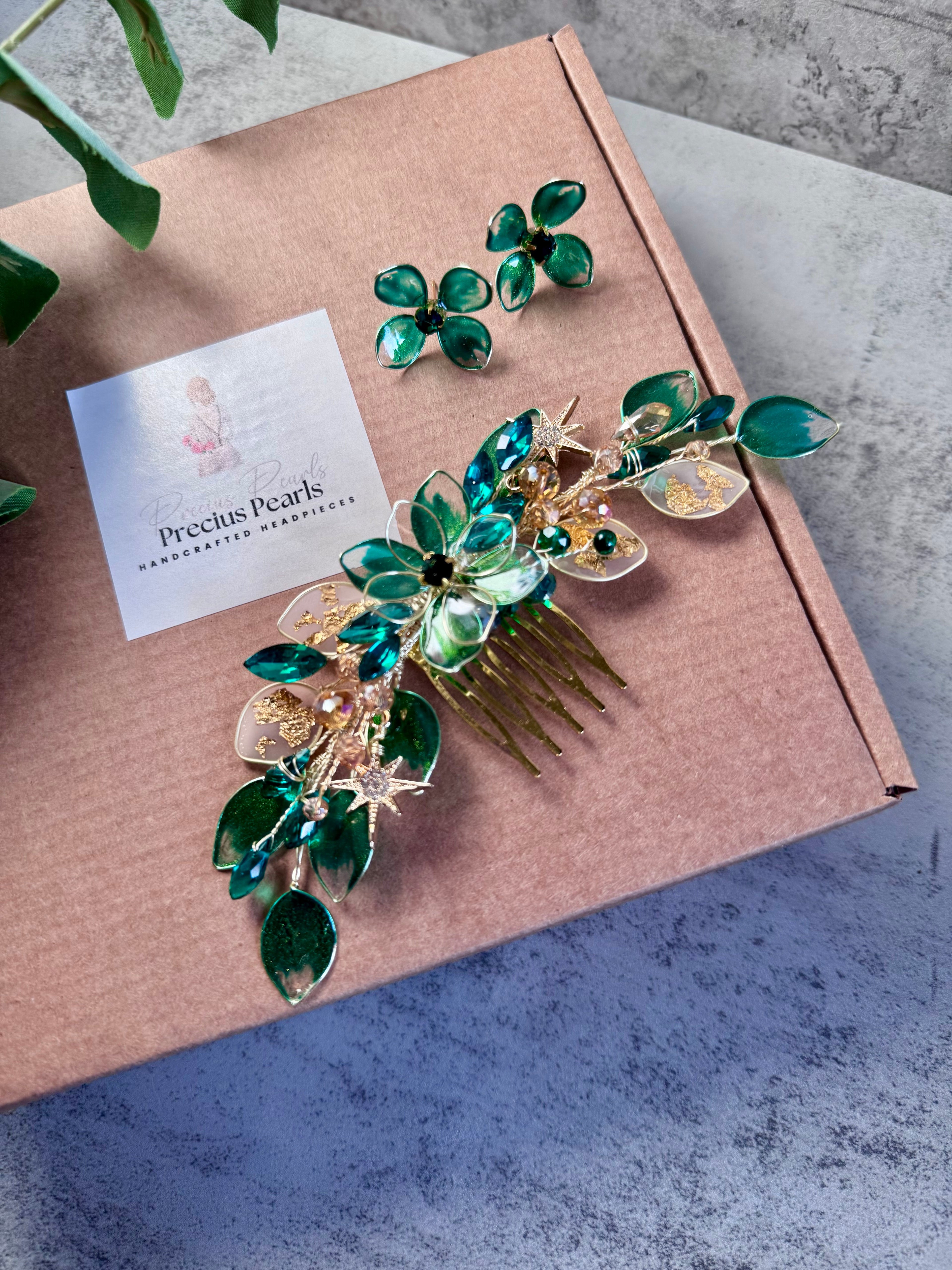Emerald wedding guest comb Emerald wedding guest comb Precius pearls