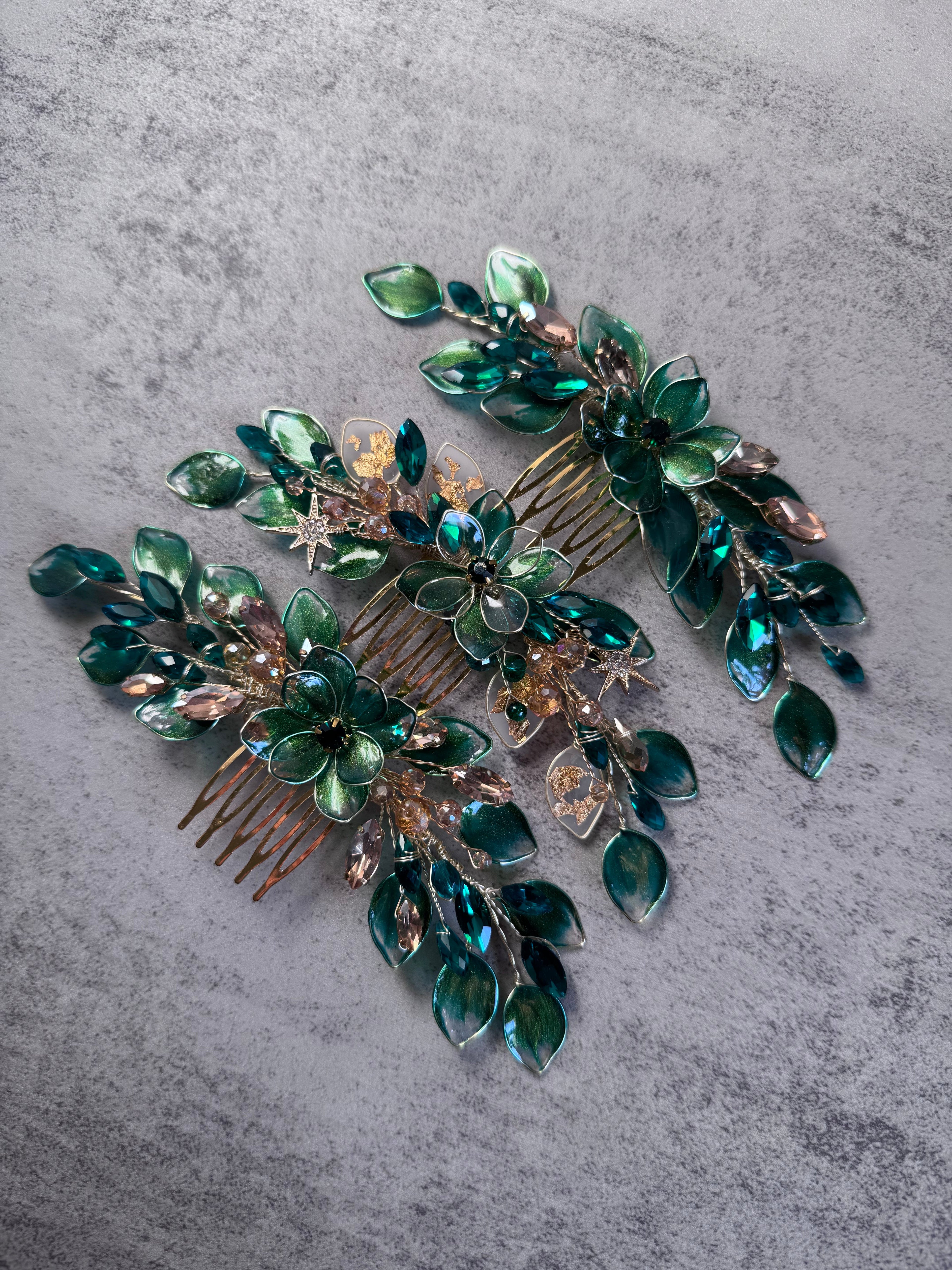 Emerald wedding guest comb Emerald wedding guest comb Precius pearls
