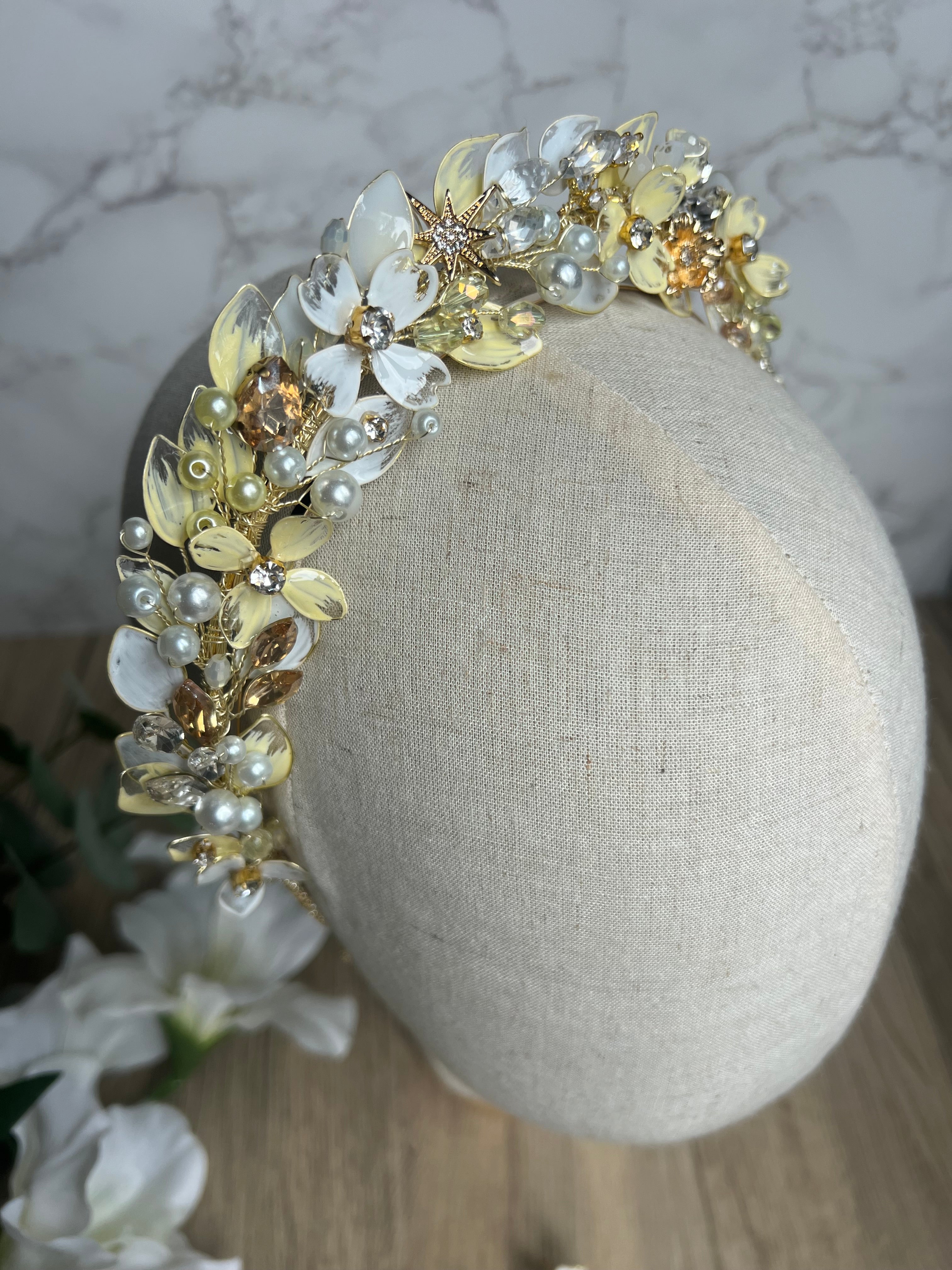 Yellow and White stunning wedding guest halo headpiece Yellow and White stunning wedding guest halo headpiece Precius pearls