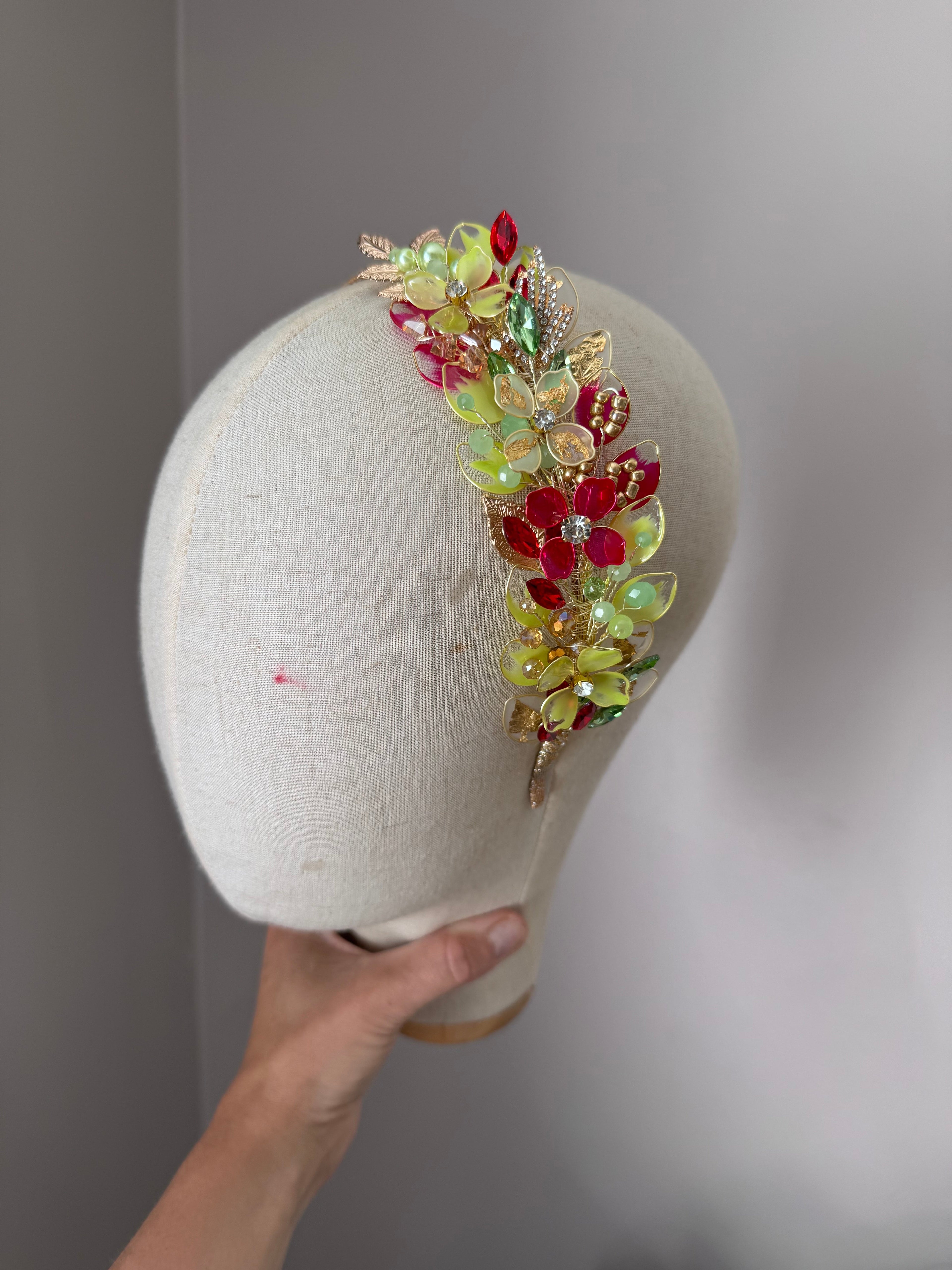 Lime and Red side headpiece Lime and Red side headpiece Precius pearls