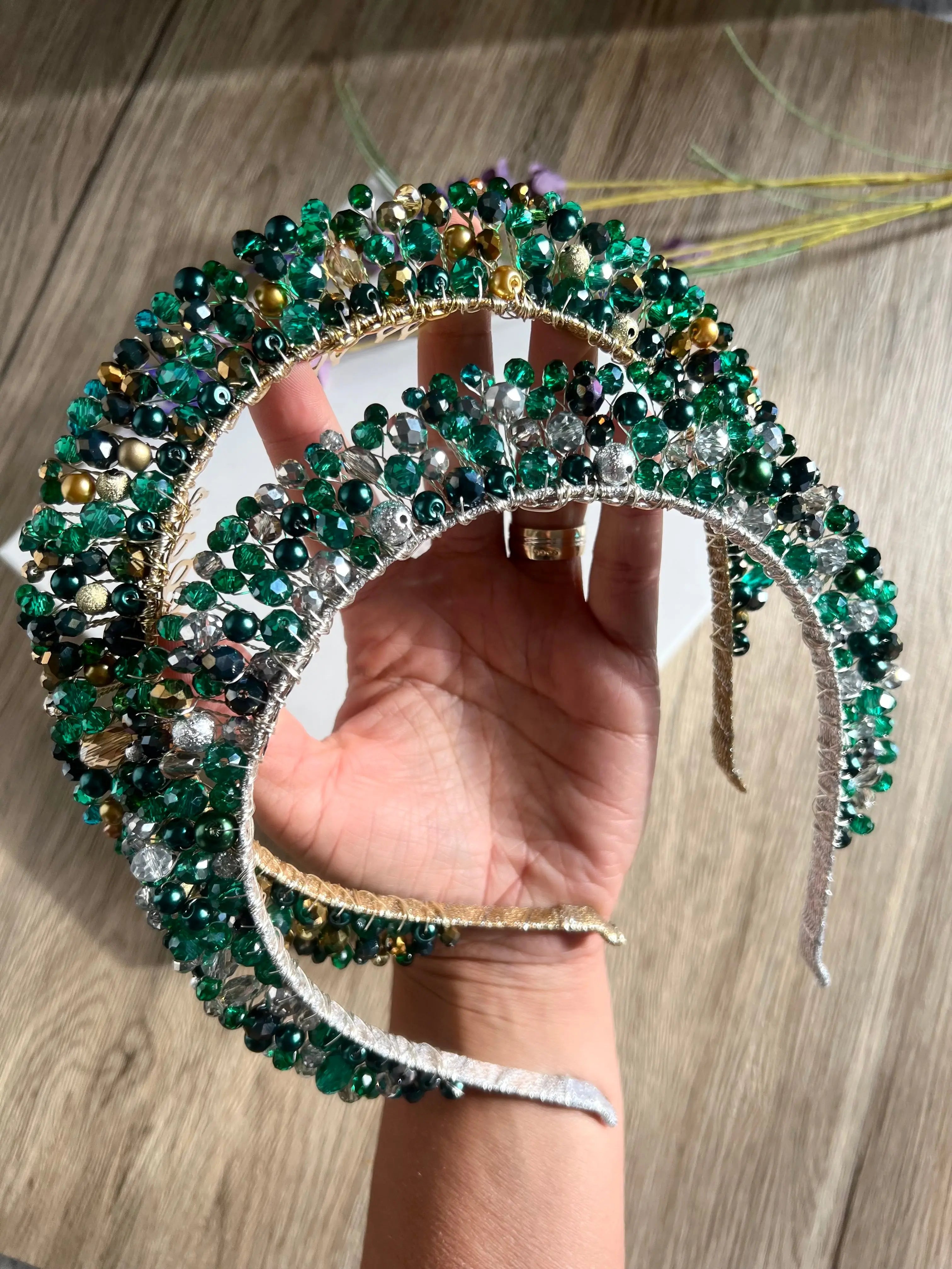 Emerald Green Headpiece, Wedding guest crown Emerald Green Headpiece, Wedding guest crown Precius pearls