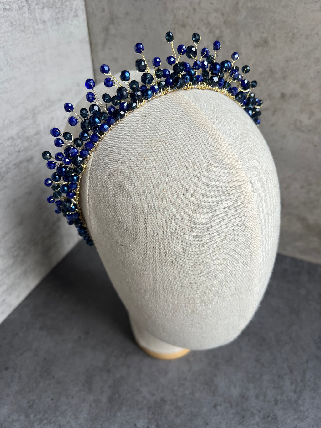 Medium height tiara Medium height tiara Precius pearls