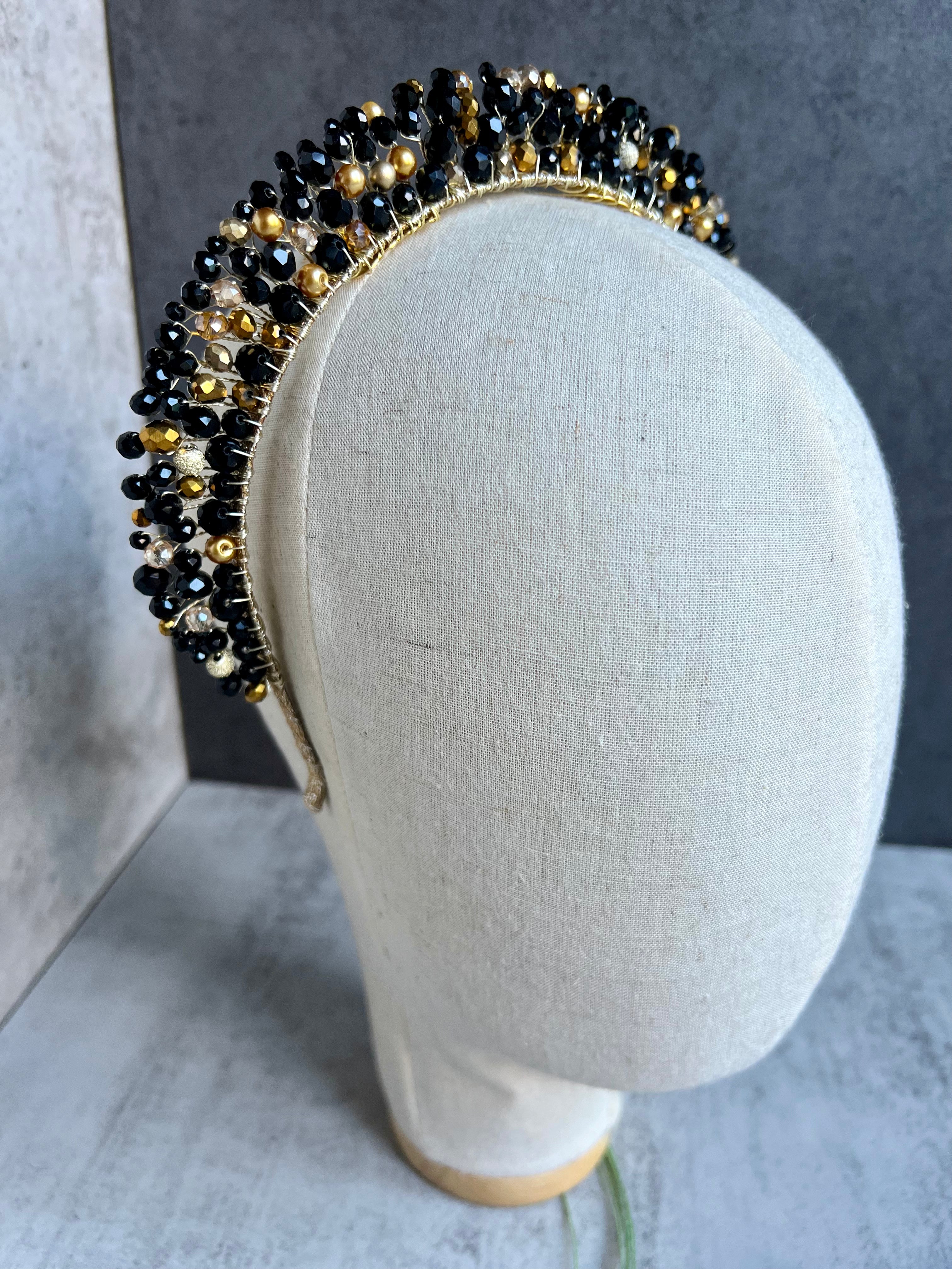 TWILIGHT CRYSTAL CROWN TWILIGHT CRYSTAL CROWN Precius pearls