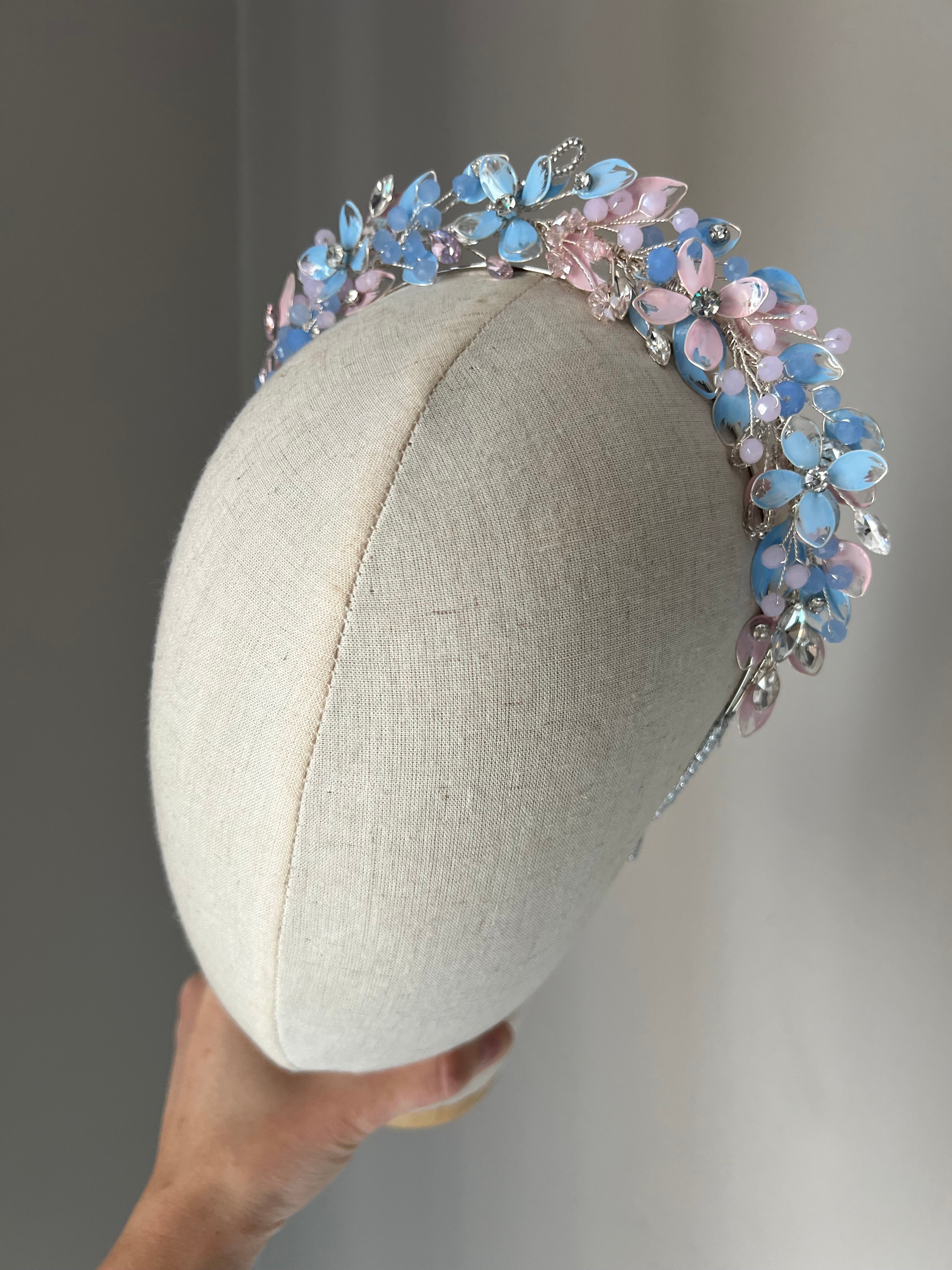 Light Blue flower and leaf detail wedding guest crown Light Blue flower and leaf detail wedding guest crown Precius pearls