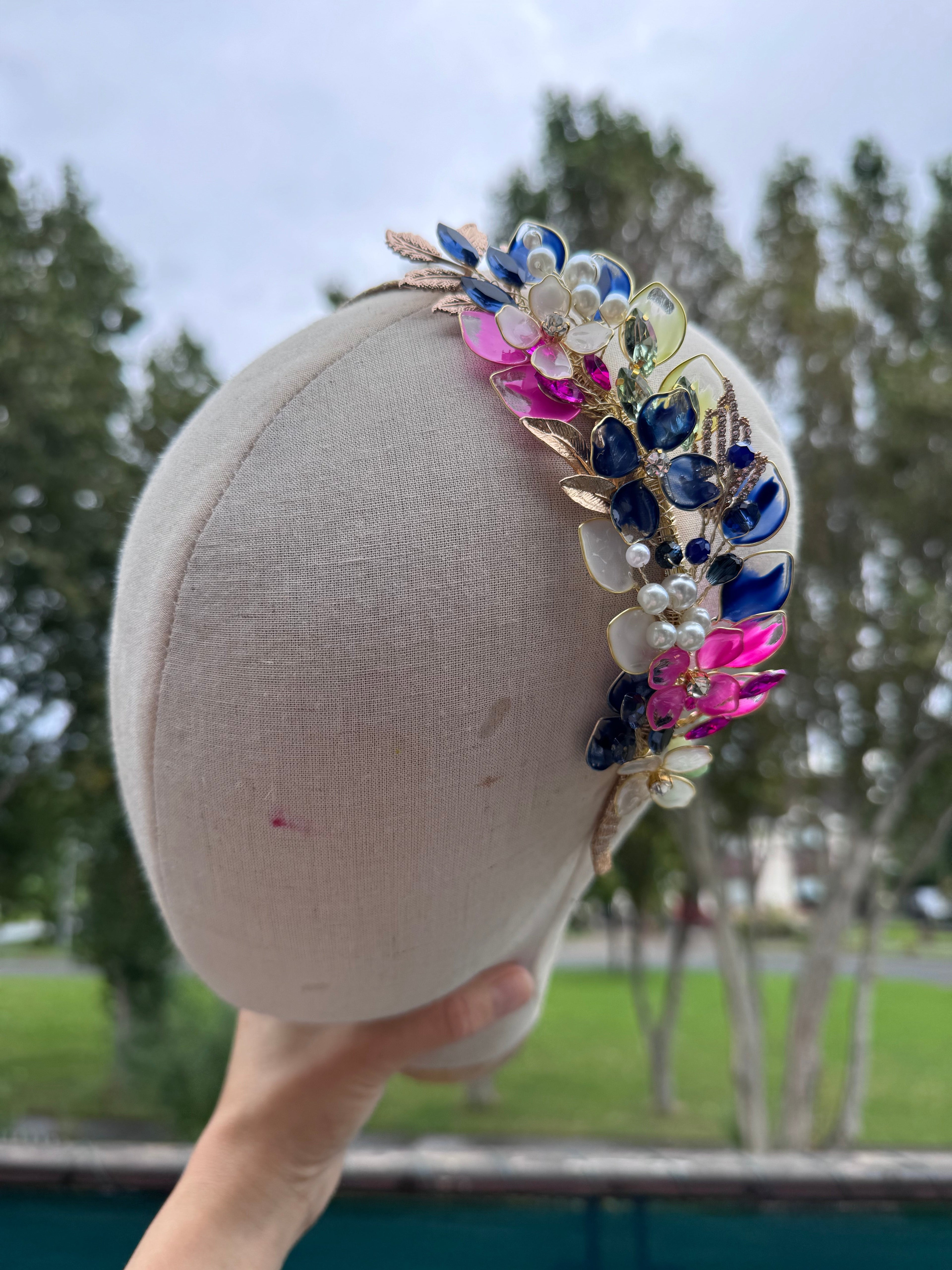 Navy, Pink and White side Heapdiece Navy, Pink and White side Heapdiece Precius pearls