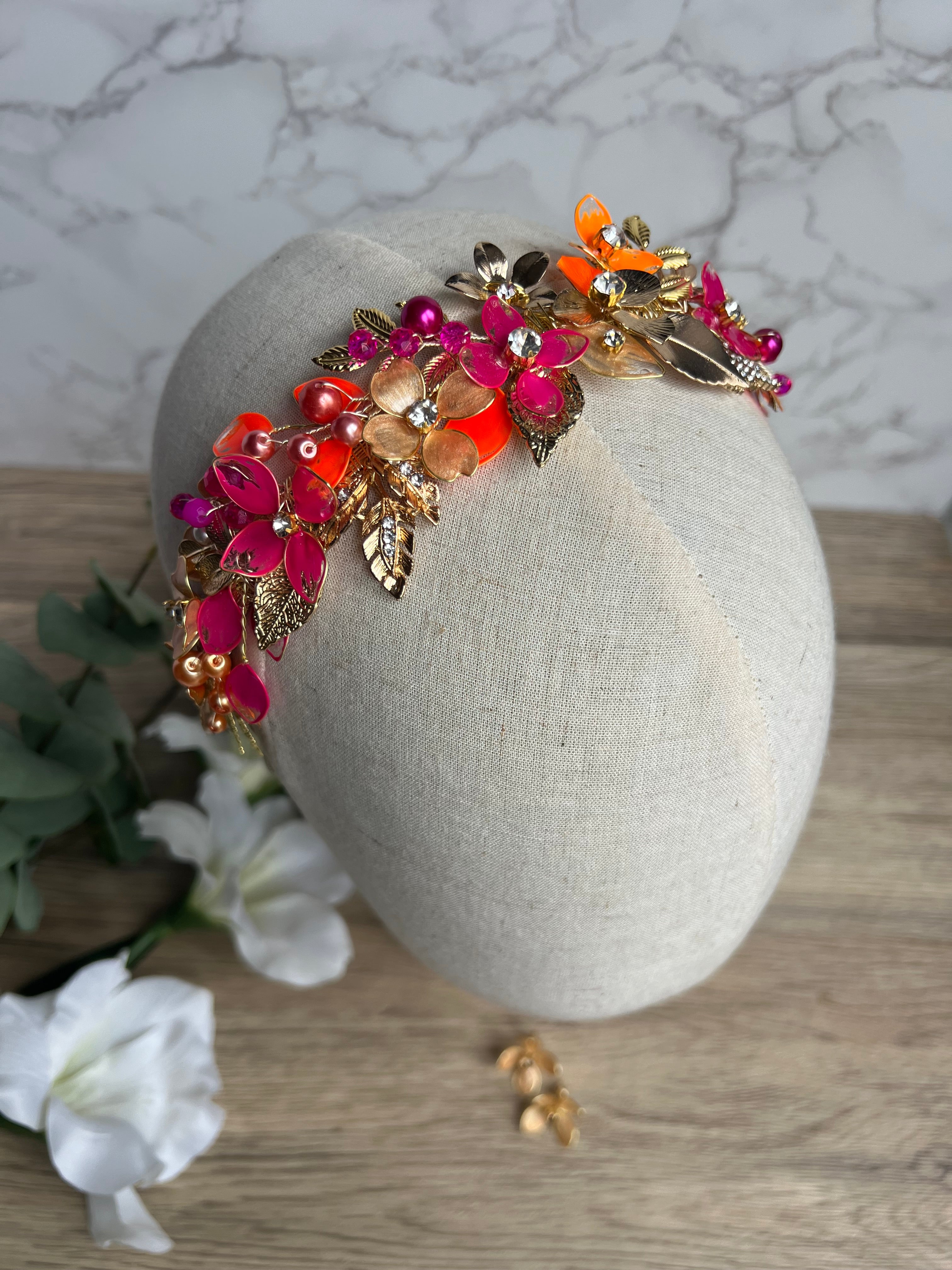 Stunning Orange and Fucshia low wedding guest headpiece Stunning Orange and Fucshia low wedding guest headpiece Precius pearls