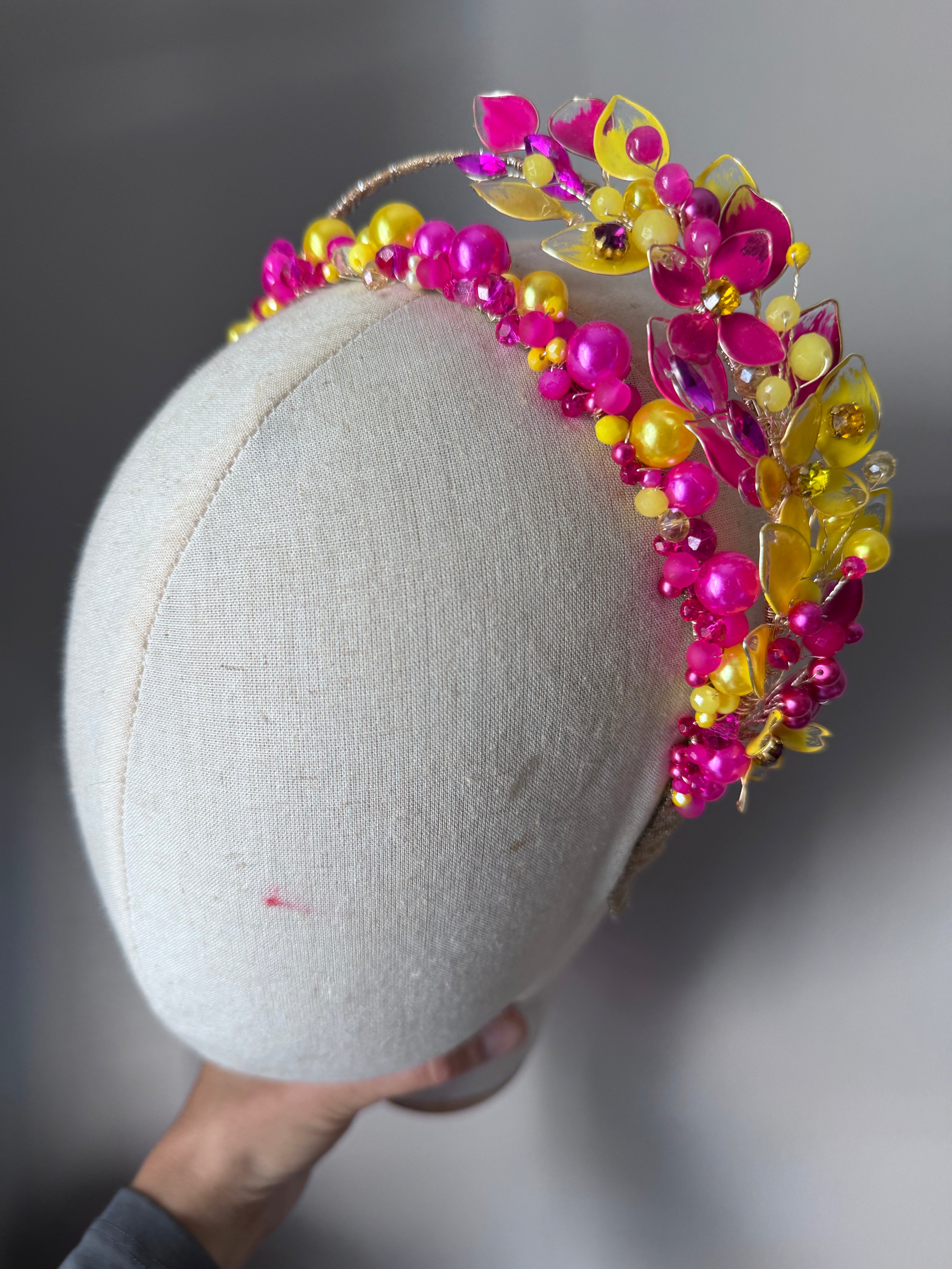 Yellow and Fucshia side halo Yellow and Fucshia side halo Precius pearls