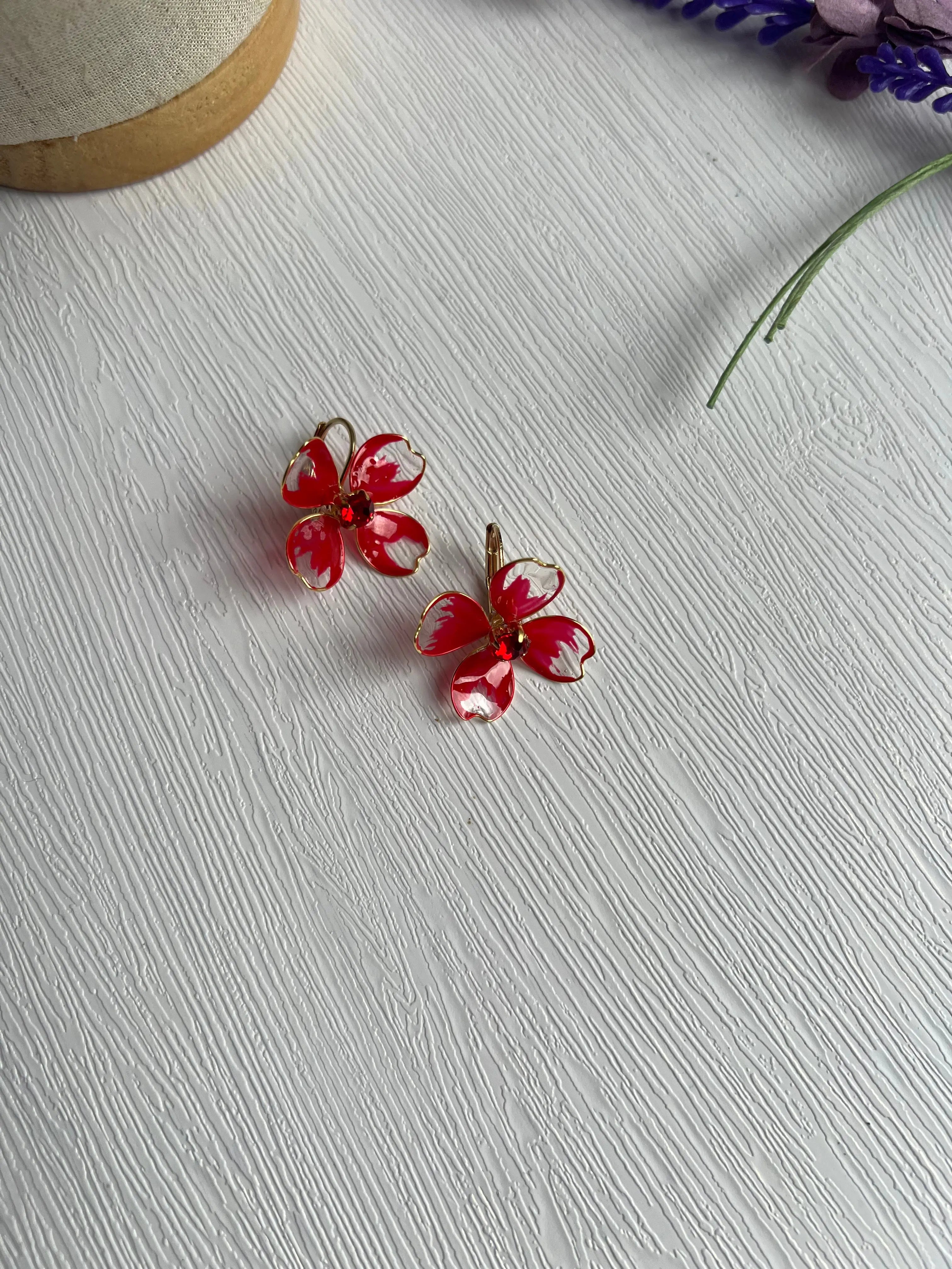 Red and Pearl wedding guest headpiece, Red Pearl Crown Red and Pearl wedding guest headpiece, Red Pearl Crown Precius pearls