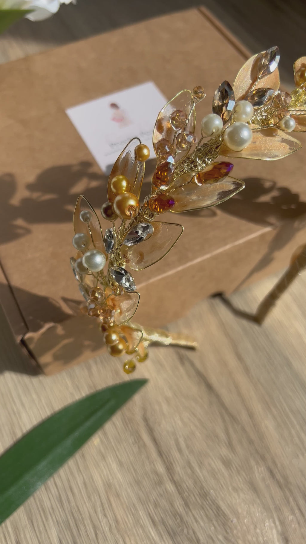 Leaf Crown in golden shades