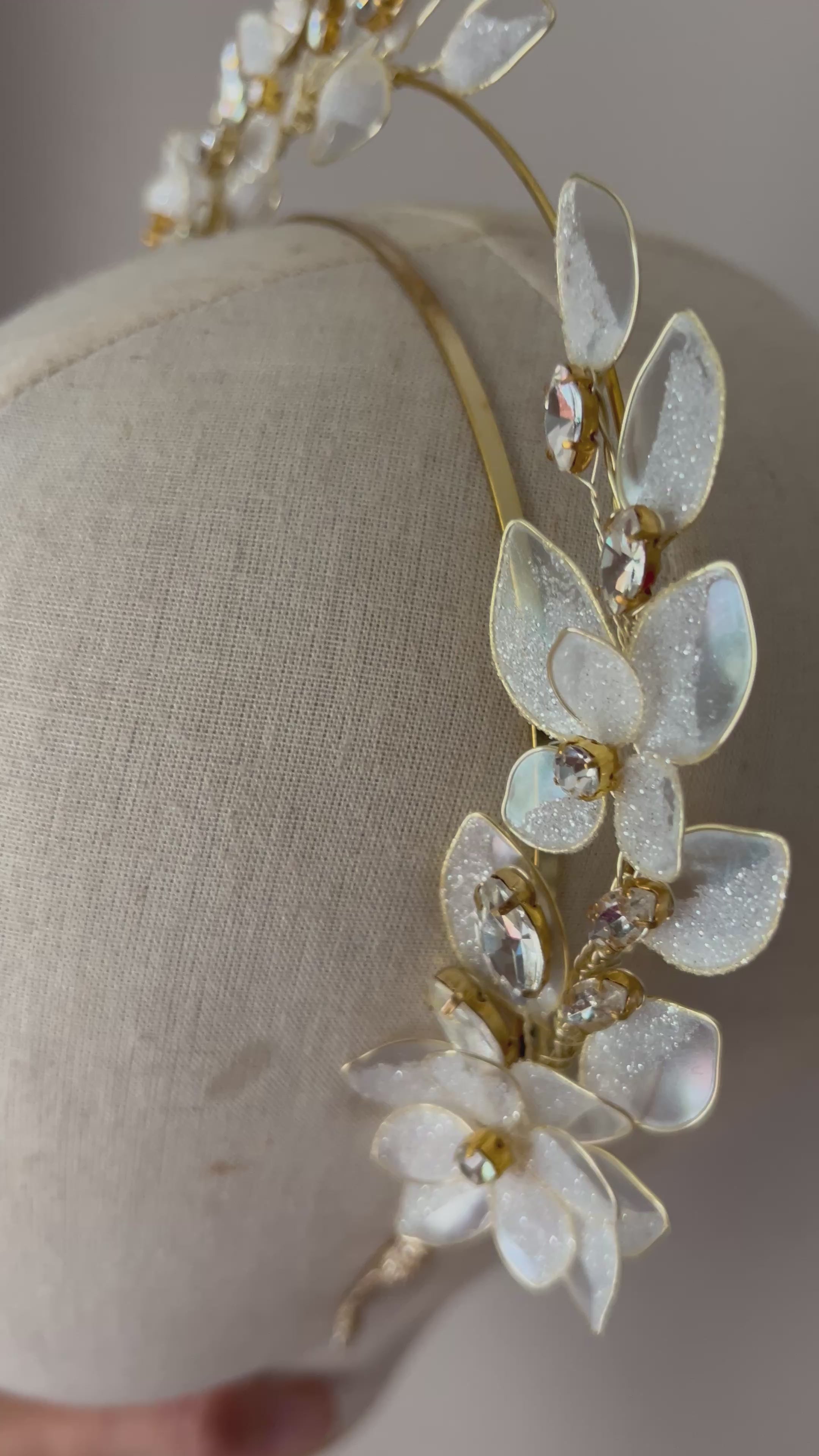 Sparkling pearl headpiece