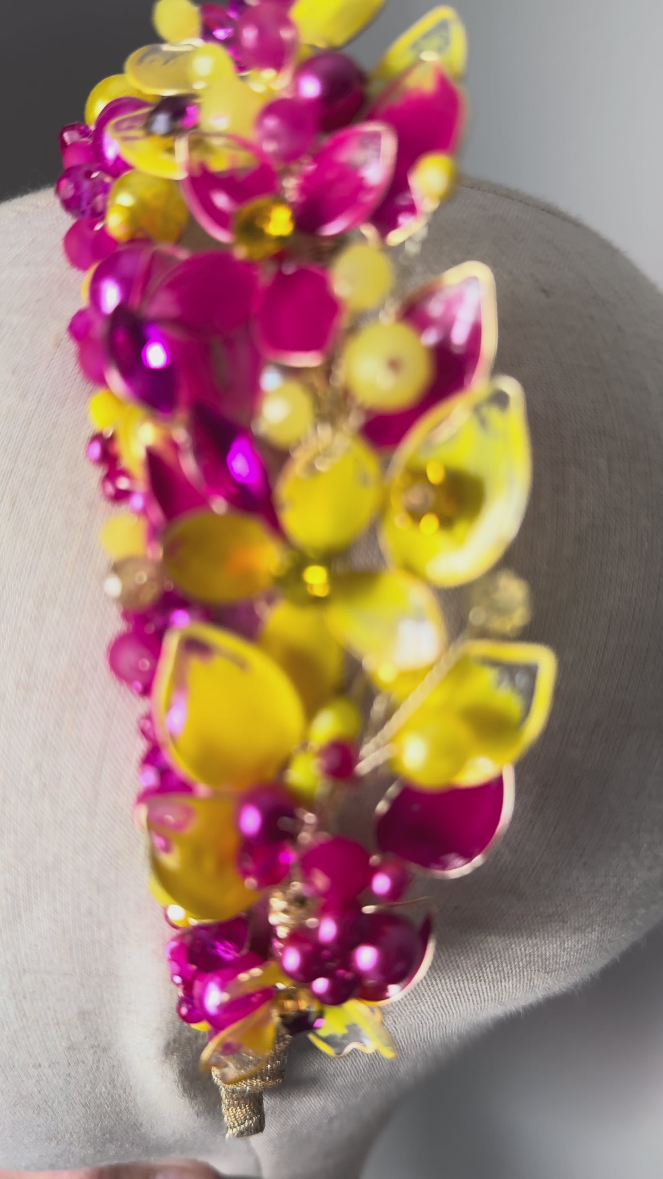 Yellow and Fucshia side halo