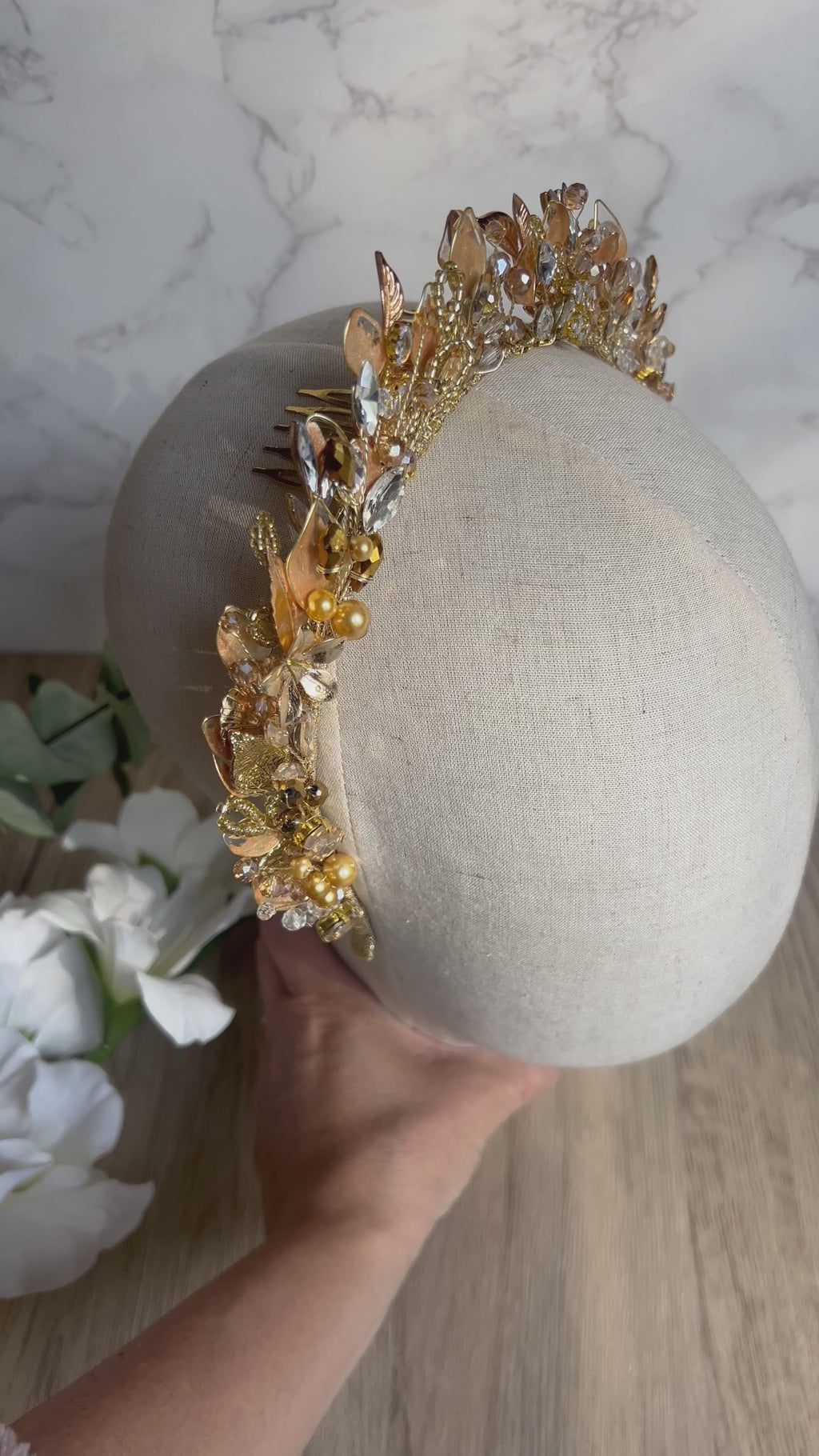 Alice crown in Golden shades