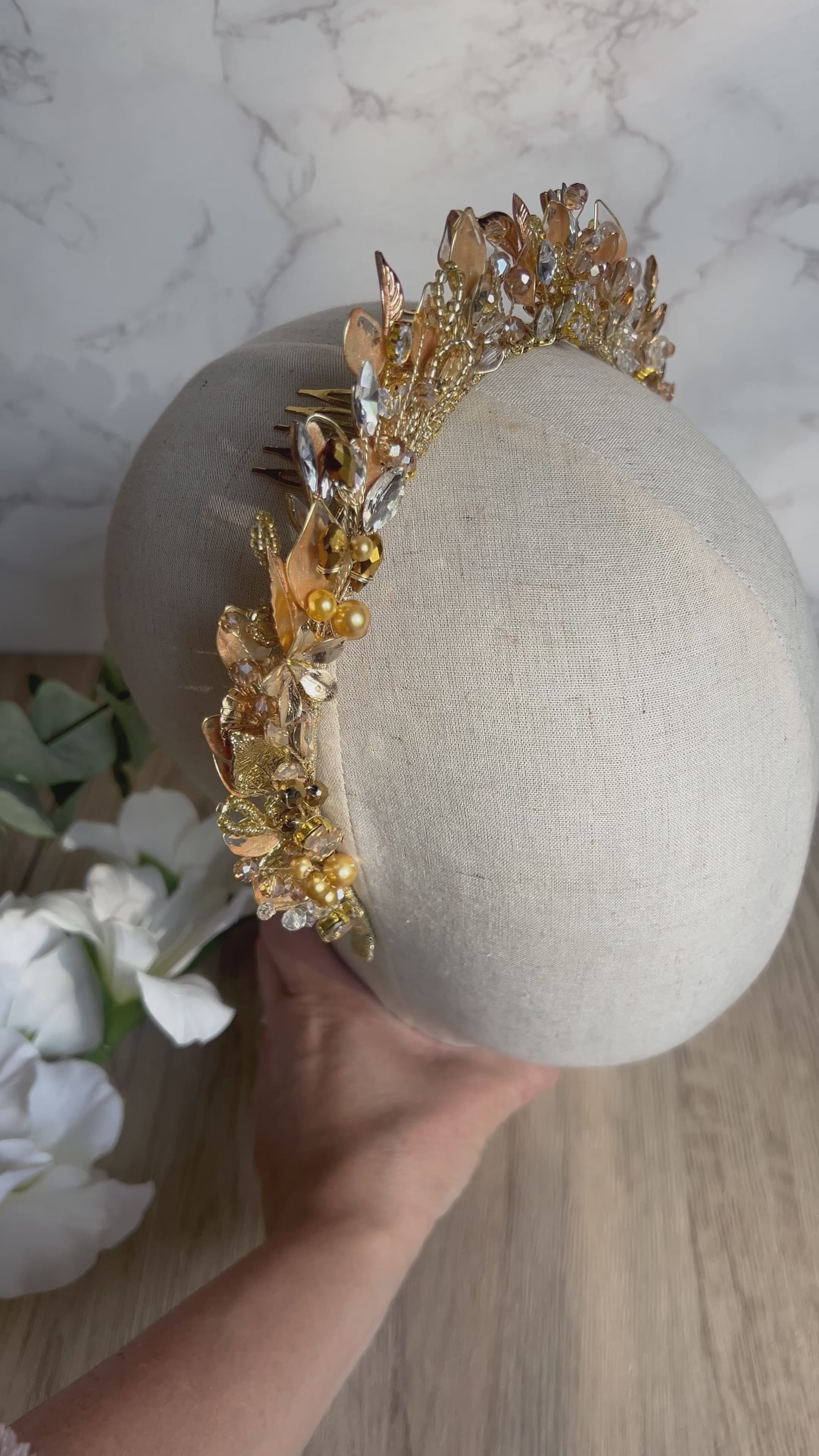 Alice crown in Golden shades