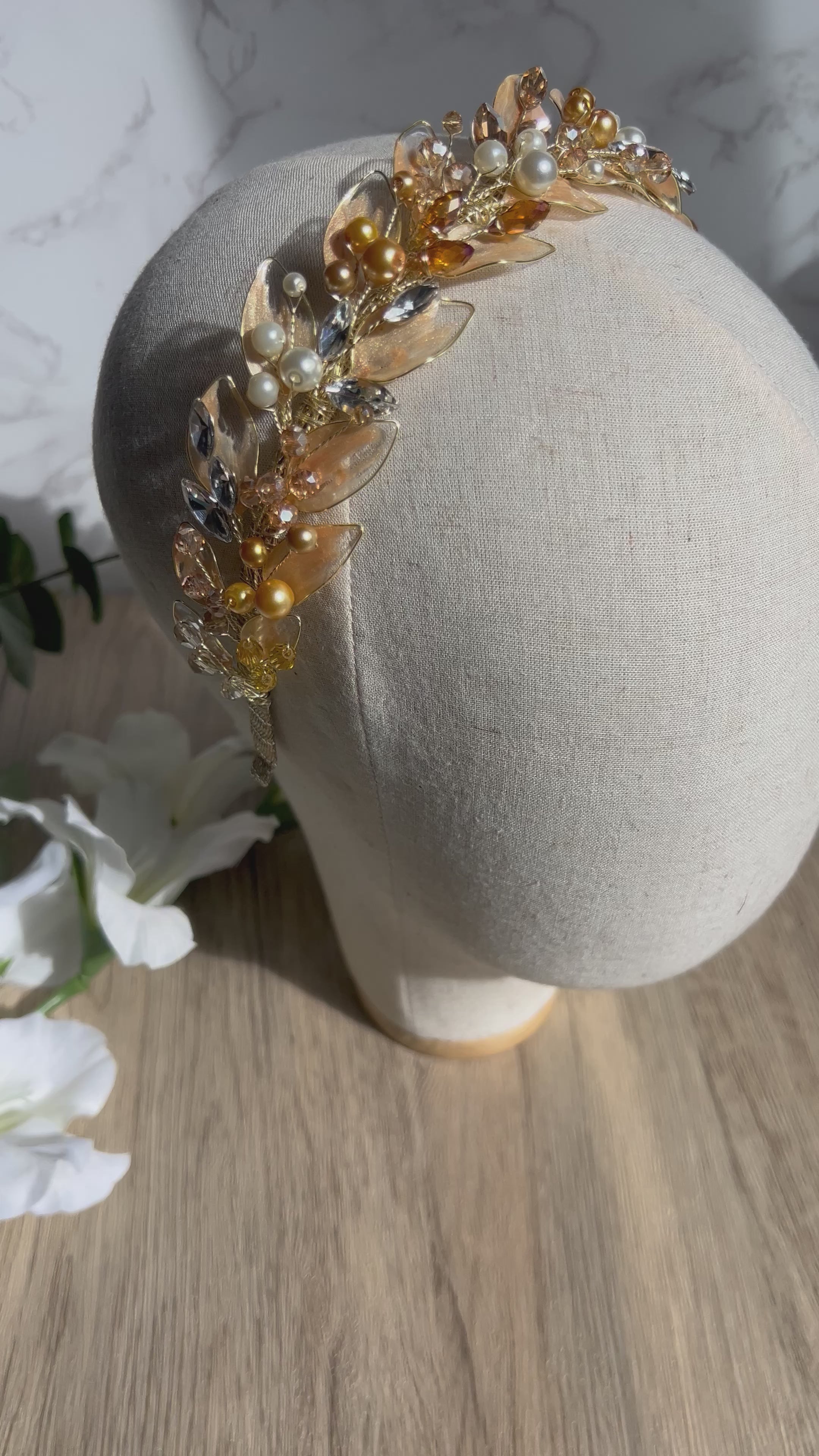 Leaf Crown in golden shades