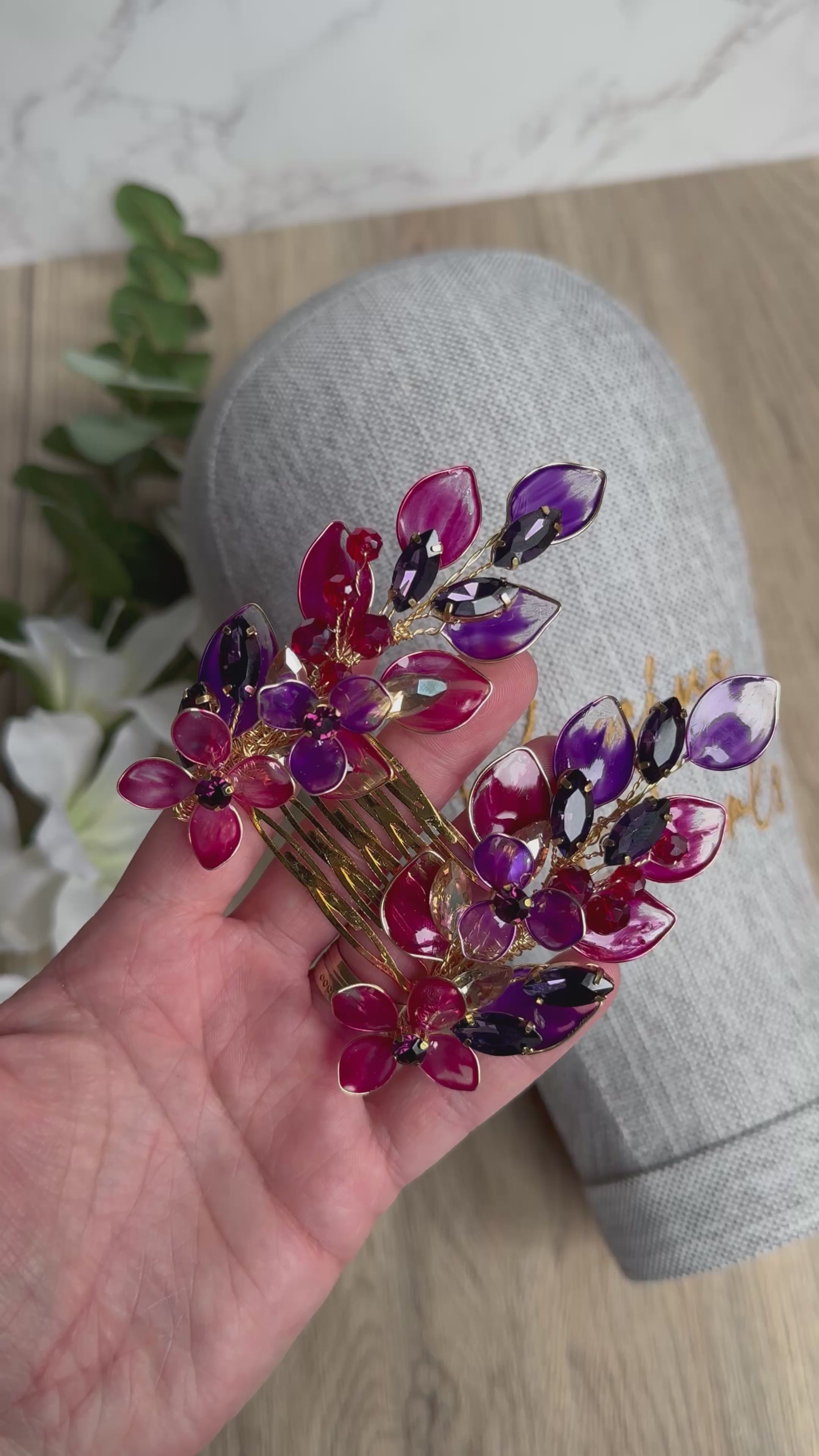 Eve Double leaf combs in Burgundy and Purple