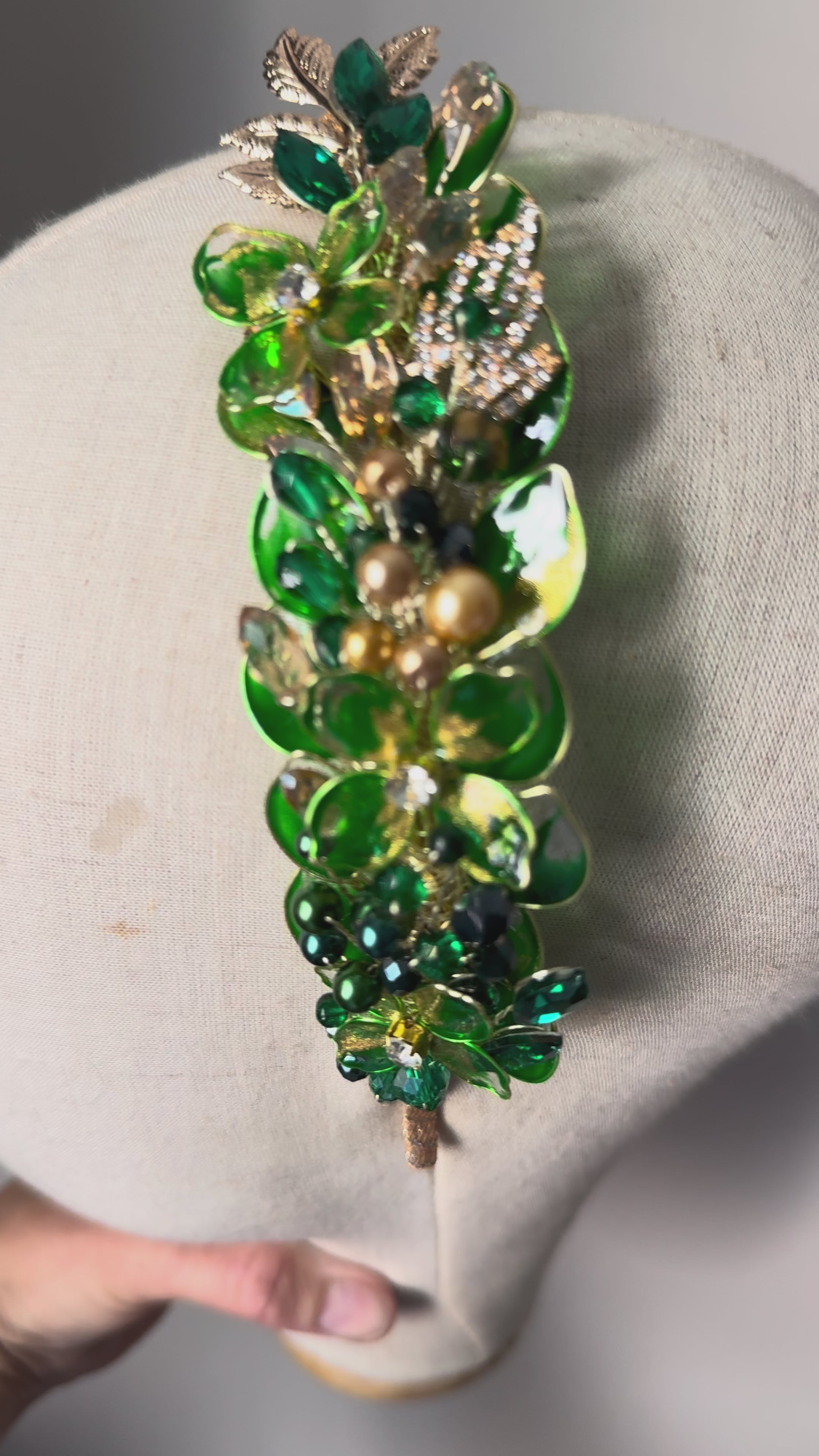 Emerald and Gold side Heapdiece