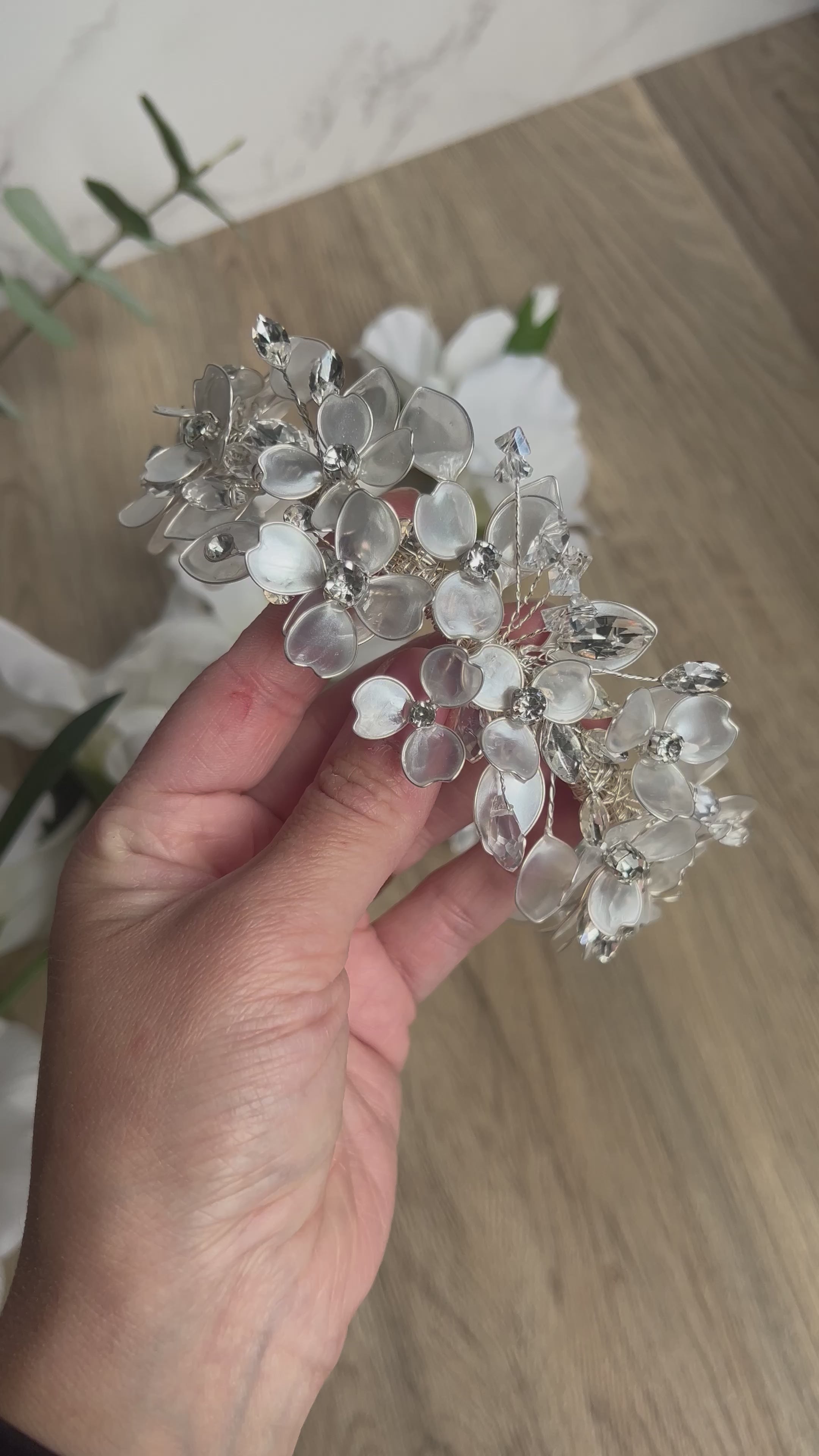 Low Pearl flower and leaf headpiece